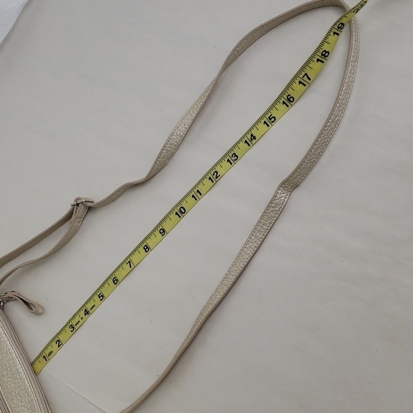 Kim Rogers Gold Metallic Crossbody Adjustable Strap Bag NWOT Faux Leather - Picture 8 of 14